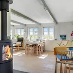 Semesterbostad Gorgeous In With Kitchen